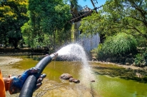 Lago do Parc�o recebe 40 mil litros de �gua para n�o secar