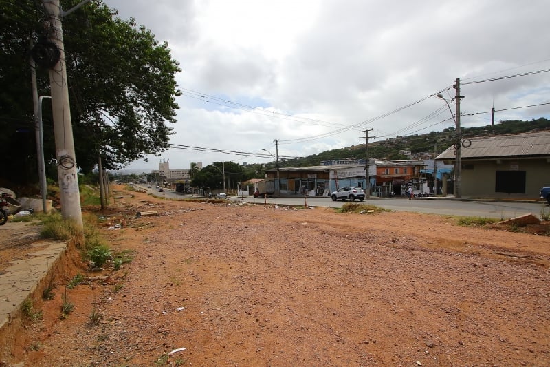 Alterações ocorrem para a realização de escavações e pavimentação das pistas e redes de drenagem