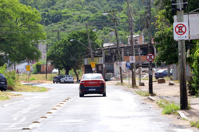 Prefeitura negocia a realocação de nove famílias remanescentes na avenida, na zona sul da capital