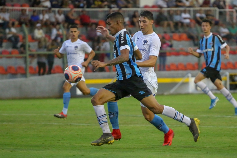 Tricolor superou o Real-DF por 2 a 0, em partida realizada no estádio em Mogi das Cruzes