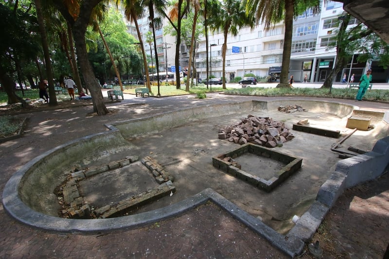 Chafariz da Praça Júlio de Castilhos, na Capital, teve peças roubadas