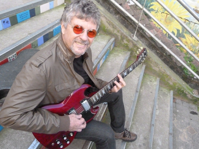 Programação de verão do Café Fon Fon começa com show do artista nesta terça-feira (14)