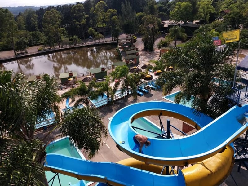 {'nm_midia_inter_thumb1':'https://www.jornaldocomercio.com/_midias/jpg/2020/01/10/206x137/1_sitio_do_beto_facebook-8947873.jpg', 'id_midia_tipo':'2', 'id_tetag_galer':'', 'id_midia':'5e18e07676506', 'cd_midia':8947873, 'ds_midia_link': 'https://www.jornaldocomercio.com/_midias/jpg/2020/01/10/sitio_do_beto_facebook-8947873.jpg', 'ds_midia': 'Piscinas do S&iacute;tio do Beto', 'ds_midia_credi': 'S&Iacute;TIO DO BETO/FACEBOOK/REPRODU&Ccedil;&Atilde;O/JC', 'ds_midia_titlo': 'Piscinas do S&iacute;tio do Beto', 'cd_tetag': '1', 'cd_midia_w': '800', 'cd_midia_h': '600', 'align': 'Left'}