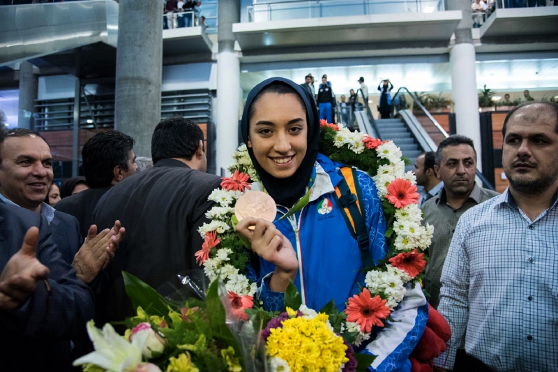 Atleta se tornou a primeira mulher medalhista olímpica do Irã, em 2016