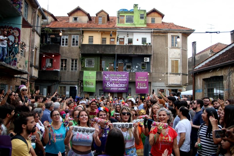 Idealizada por Biba Meira, Orquestra Feminina de Bateria e Percussão é atração neste domingo