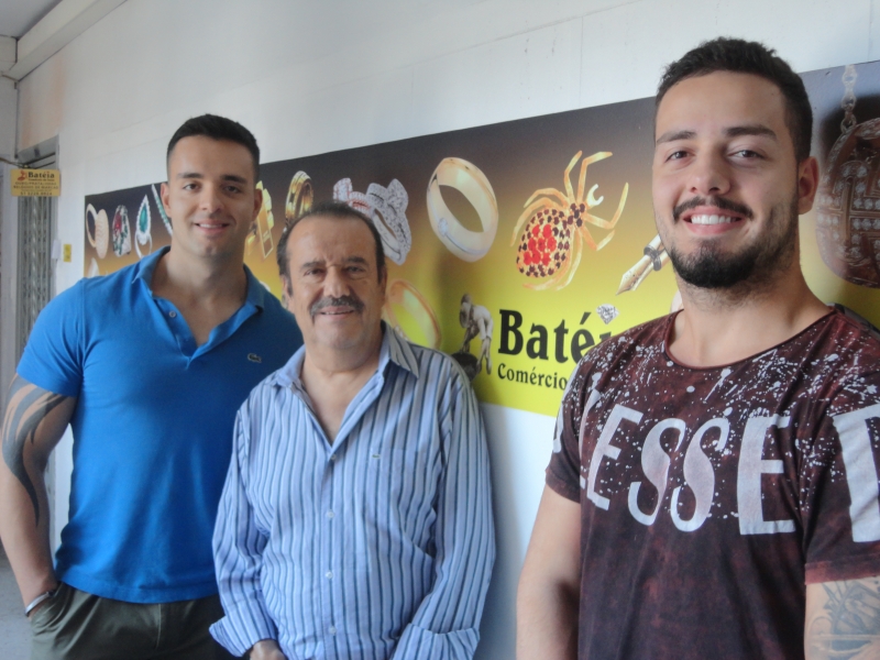 Jonatã, Valter e Gabriel Ocampo administram os negócios