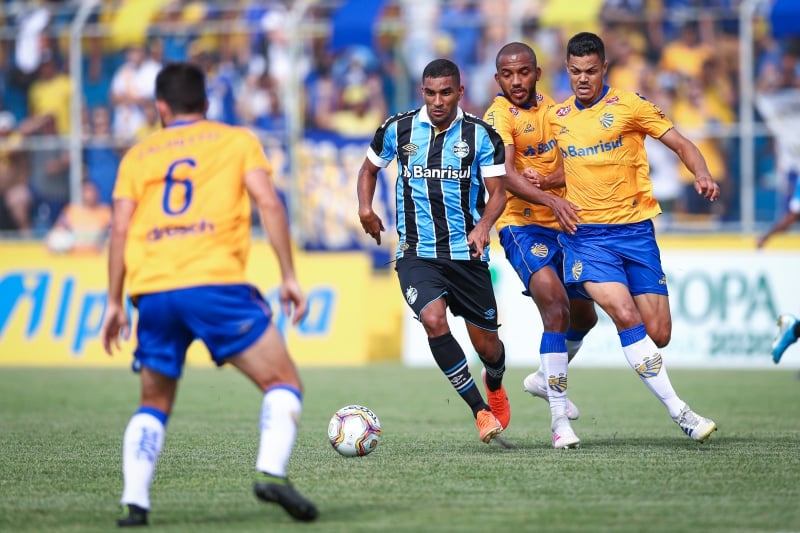 Depois do empate no tempo normal, o Pelotas fez 5 a 4 sobre o Grêmio nos pênaltis