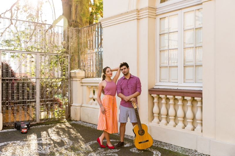 Duo Samba e Amor interpreta repertório de samba e música brasileira