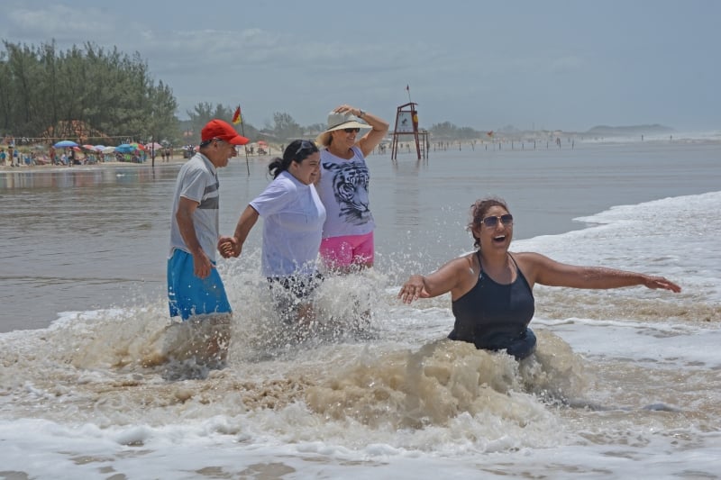 Em alusão ao Janeiro Branco, voltada aos cuidados com a saúde mental, assistidos do Caps municipal foram levados para passar o dia em Torres