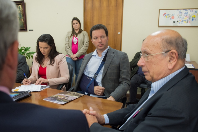 Reginaldo Pujol (à direita) fez a convocação para apreciação de pacote de projetos de Marchezan