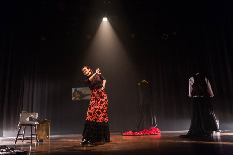 Mistura de teatro com flamenco, espetáculo é resultado do trabalho de mestrado de Juliana Kersting