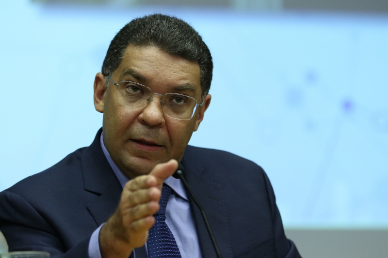 Economista salienta necessidade do País investir em educação básica e seguir agenda de reformas