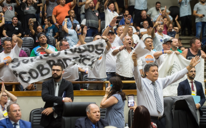 Rodoviários lotaram as galerias da Câmara de Vereadores para acompanhar a votação