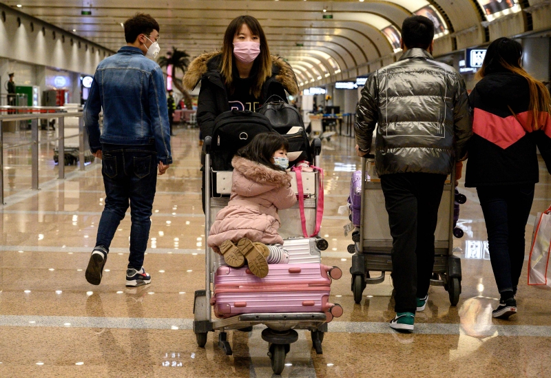 Entre as condições estava o uso obrigatório do elevador de serviço pelos chineses