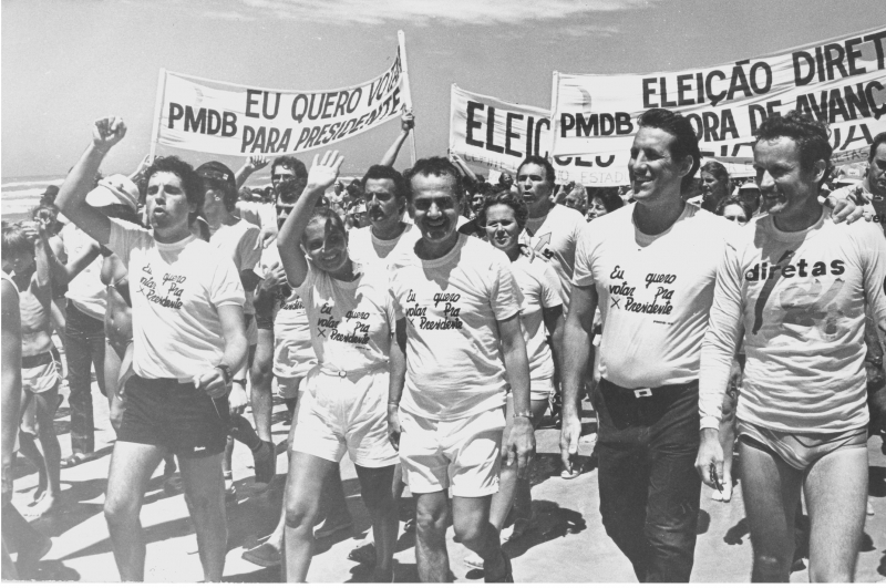 {'nm_midia_inter_thumb1':'https://www.jornaldocomercio.com/_midias/jpg/2020/02/01/206x137/1_6__5_-8968757.jpg', 'id_midia_tipo':'2', 'id_tetag_galer':'', 'id_midia':'5e35c19a889c3', 'cd_midia':8968757, 'ds_midia_link': 'https://www.jornaldocomercio.com/_midias/jpg/2020/02/01/6__5_-8968757.jpg', 'ds_midia': 'Caminhada das Diretas J&aacute; em Cap&atilde;o da Canoa', 'ds_midia_credi': 'ACERVO MDB/DIVULGA&Ccedil;&Atilde;O/JC', 'ds_midia_titlo': 'Caminhada das Diretas J&aacute; em Cap&atilde;o da Canoa', 'cd_tetag': '1', 'cd_midia_w': '100%', 'align': 'Left'}