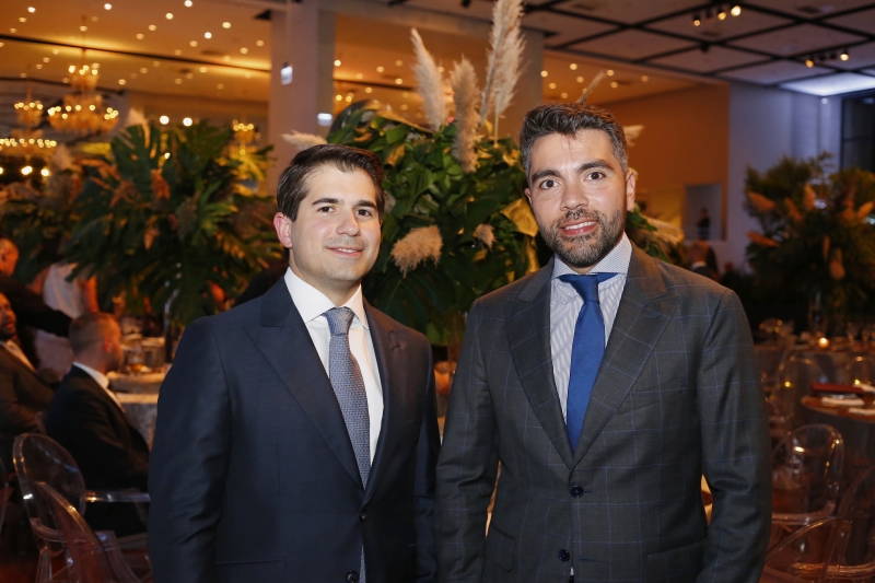 {'nm_midia_inter_thumb1':'https://www.jornaldocomercio.com/_midias/jpg/2020/02/03/206x137/1_ac030220_social___20_-8970445.jpg', 'id_midia_tipo':'2', 'id_tetag_galer':'', 'id_midia':'5e38c65f8fbb7', 'cd_midia':8970445, 'ds_midia_link': 'https://www.jornaldocomercio.com/_midias/jpg/2020/02/03/ac030220_social___20_-8970445.jpg', 'ds_midia': 'Rafael Brizola Marques e José Paulo Japur na Casa NTX ', 'ds_midia_credi': 'ANSELMO CUNHA/JC', 'ds_midia_titlo': 'Rafael Brizola Marques e José Paulo Japur na Casa NTX ', 'cd_tetag': '1', 'cd_midia_w': '800', 'cd_midia_h': '533', 'align': 'Left'}