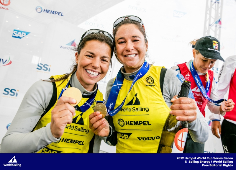 Fernanda Oliveira e Ana Barbachanconquistaram a medalha de ouro na Copa do Mundo de Vela