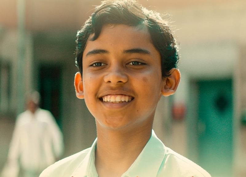 Filme é baseado na história real de Fahim Mohammed, interpretado por Ahmed Assad