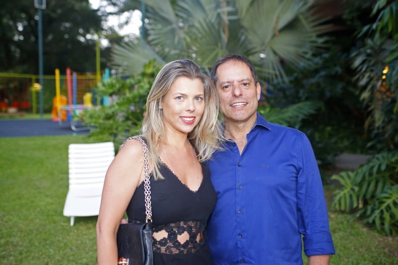 {'nm_midia_inter_thumb1':'https://www.jornaldocomercio.com/_midias/jpg/2020/02/05/206x137/1_ac050220_social__36_-8973176.jpg', 'id_midia_tipo':'2', 'id_tetag_galer':'', 'id_midia':'5e3b4a8775406', 'cd_midia':8973176, 'ds_midia_link': 'https://www.jornaldocomercio.com/_midias/jpg/2020/02/05/ac050220_social__36_-8973176.jpg', 'ds_midia': 'Juliana Mileski e Milton Terra Machado no British Club', 'ds_midia_credi': 'ANSELMO CUNHA/JC', 'ds_midia_titlo': 'Juliana Mileski e Milton Terra Machado no British Club', 'cd_tetag': '1', 'cd_midia_w': '800', 'cd_midia_h': '533', 'align': 'Left'}