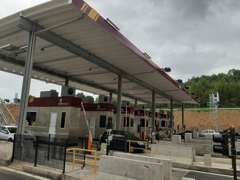 Praças de pedágio administradas pela CCR ViaSul terão redução de R$ 0,30 para automóveis, caminhonetes e furgões