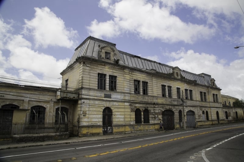 Abandonado há cerca de 30 anos, edificação que abrigava empresa têxtil é tombada pelo patrimônio histórico
