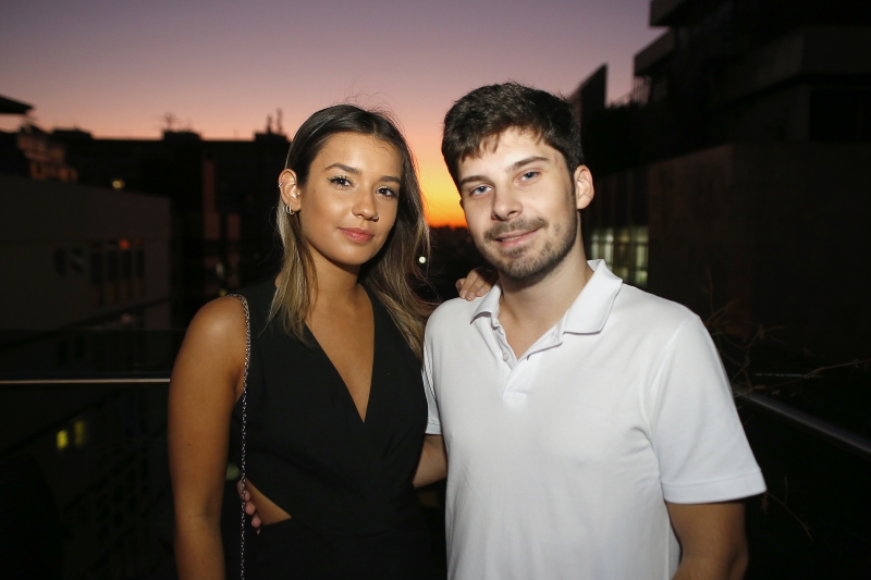 Thainá Pereira Guedes e Felipe Ferreira de Lima curtiram o sunset 