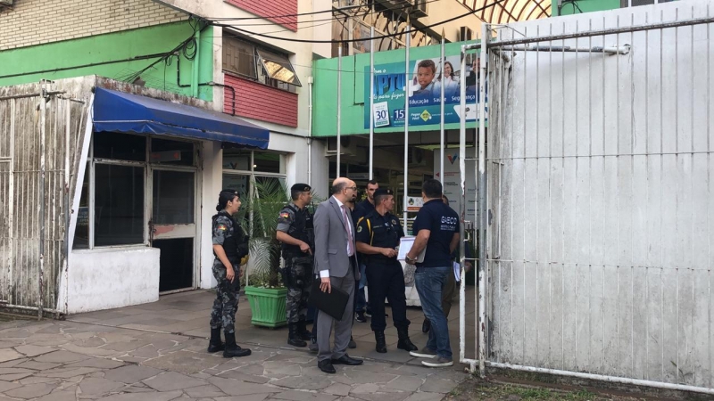 Procuradores do Gaeco apoiados por brigadianos fizeram buscar na prefeitura de Viamão
