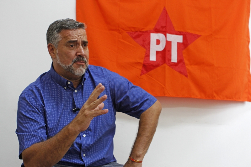 Para o deputado federal gaúcho Paulo Pimenta, "a regulamentação é necessária, mas não pode ser censura prévia"
