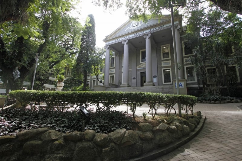 Como se deu a parceria entre os grupos Dallasanta e o Raiz Educação no leilão do IPA