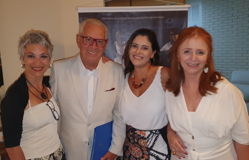 Deborah Finocchiaro, Luiz Coronel, Shana Muller e Isabela Fogaça participaram do show 