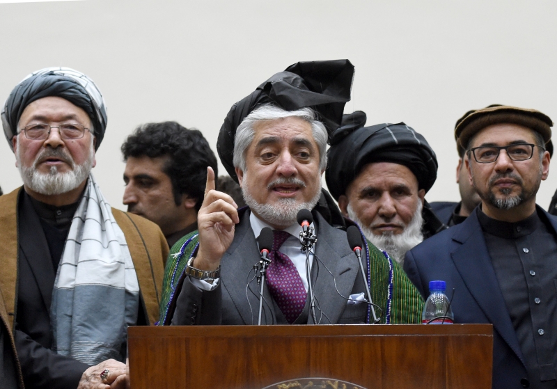 Posição de Abdullah em tomar posse ameaça gerar mais violência no país