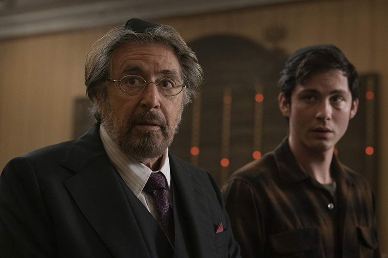 Al Pacino e Logan Lerman na série Hunters, que mostra um grupo à caça de nazistas