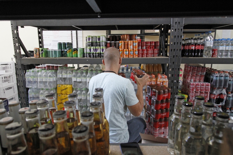 O alto custo para manter/comprar estoques foi o aspecto mais citado como empecilho ao crescimento das vendas, conforme 30,4% dos entrevistados apontaram