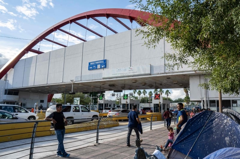 Trump já chamou os imigrantes que atravessam a fronteira com o México de criminosos, traficantes e estupradores