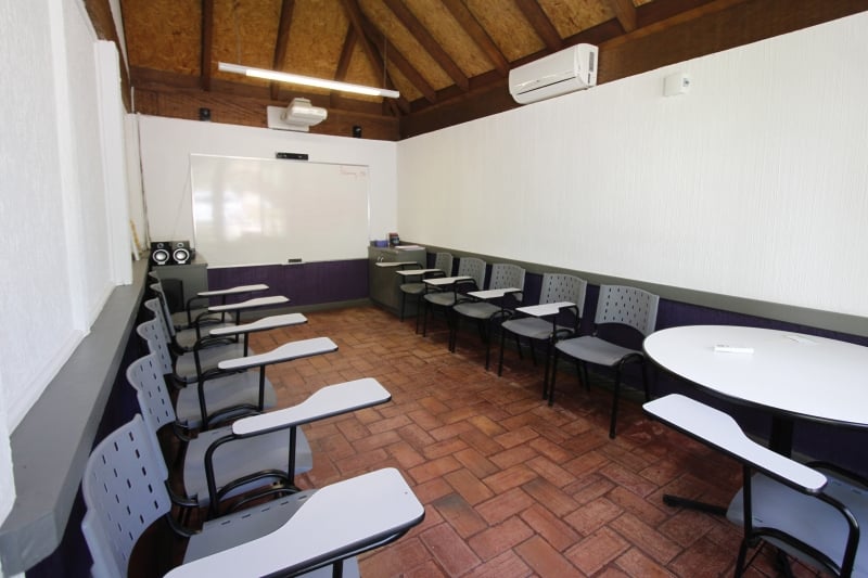 Fotos na unidade do Yázigi dentro do condomínio Terra Ville, na Zona Sul. 
 Foto: LUIZA PRADO/JC