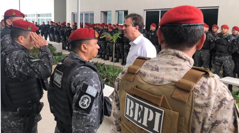 Governador, que foi ao Complexo de Policiamento do Choque, vai se reunir com Moro