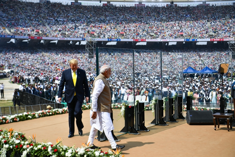 A recepção calorosa gerou elogios de Trump a Modi, a quem se referiu como "amigo"