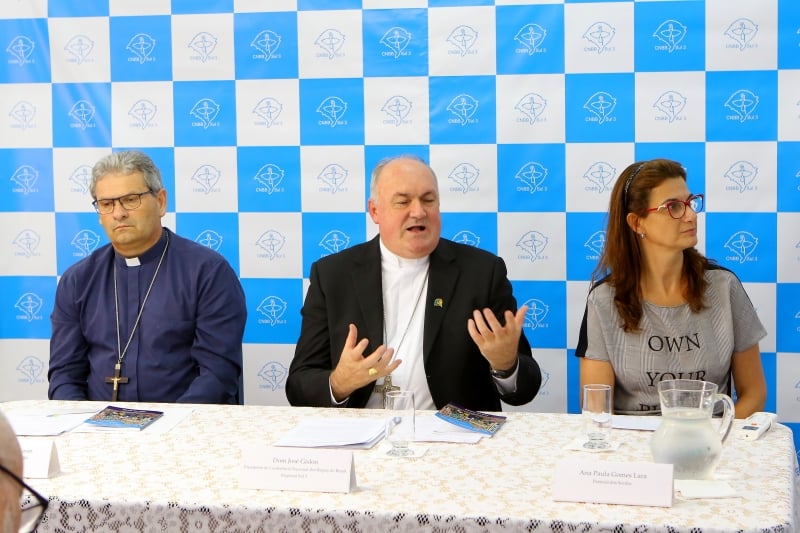 Durante o lançamento da campanha da fraternidade, Dom José Gilson (C) reforçou o objetivo da iniciativa
