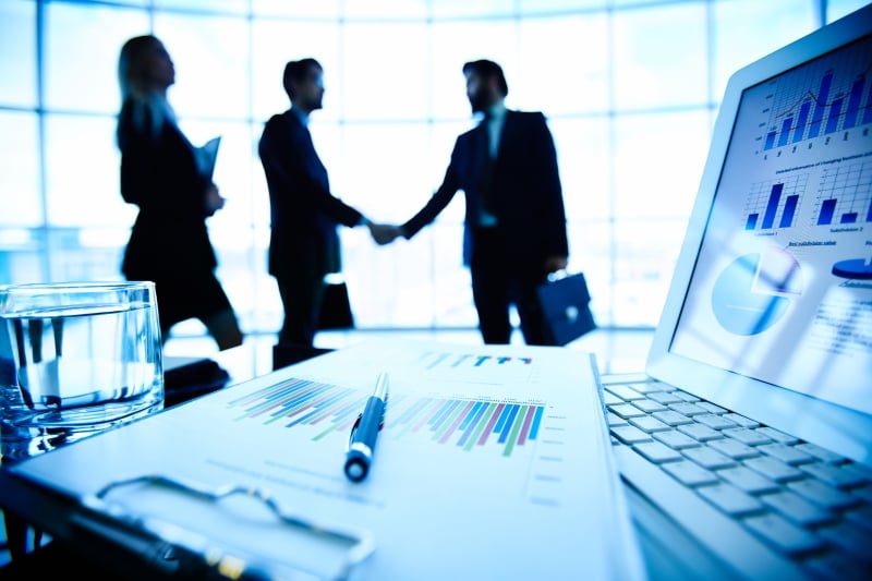 Redes, franquias e fusões já fazem parte das estratégias para consolidar a união de escritórios de Contabilidade também como forma de enfrentar a crise econômica