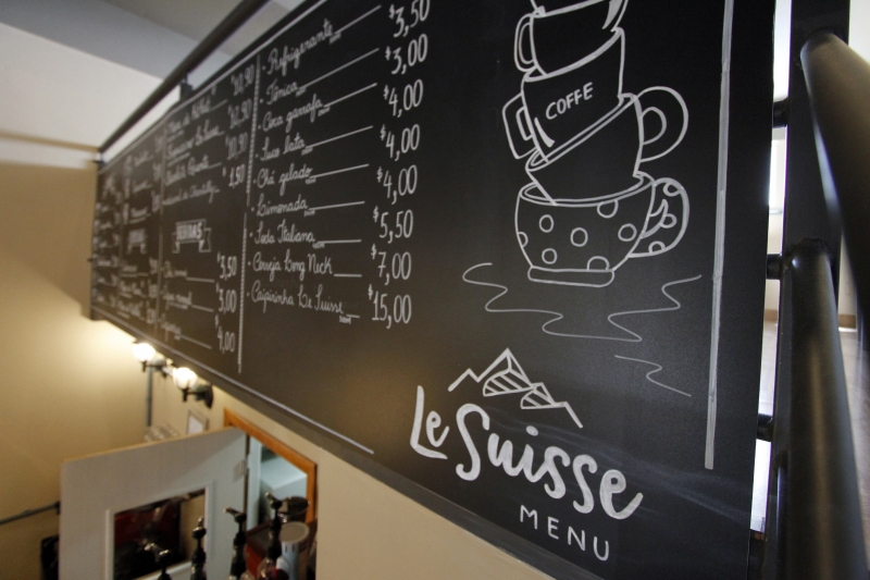 Entrevista com sócios do Le Suisse Café.
 Foto: LUIZA PRADO/JC