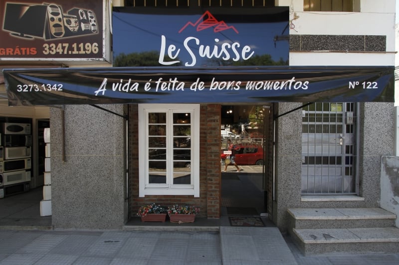 Entrevista com sócios do Le Suisse Café.
