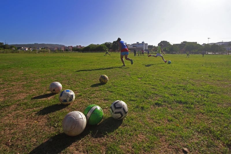 Escolinha de Futebol franquia do clube Botafogo, do RJ, localizada na zona norte de Porto Alegre. Foto: N&Iacute;COLAS CHIDEM/JC