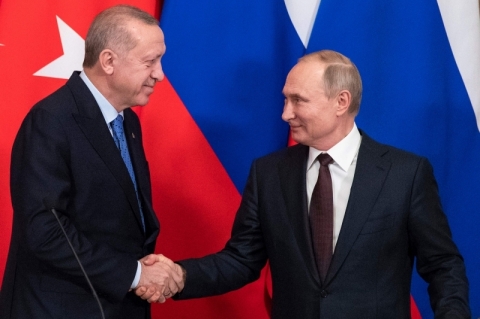 Rússia e Turquia anunciam cessar-fogo para evitar confronto na Síria