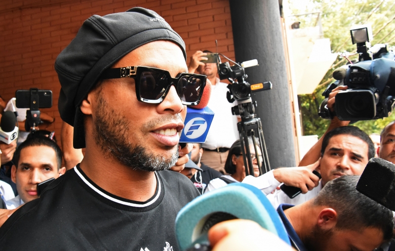 Ronaldinho e Assis estão presos desde sexta-feira