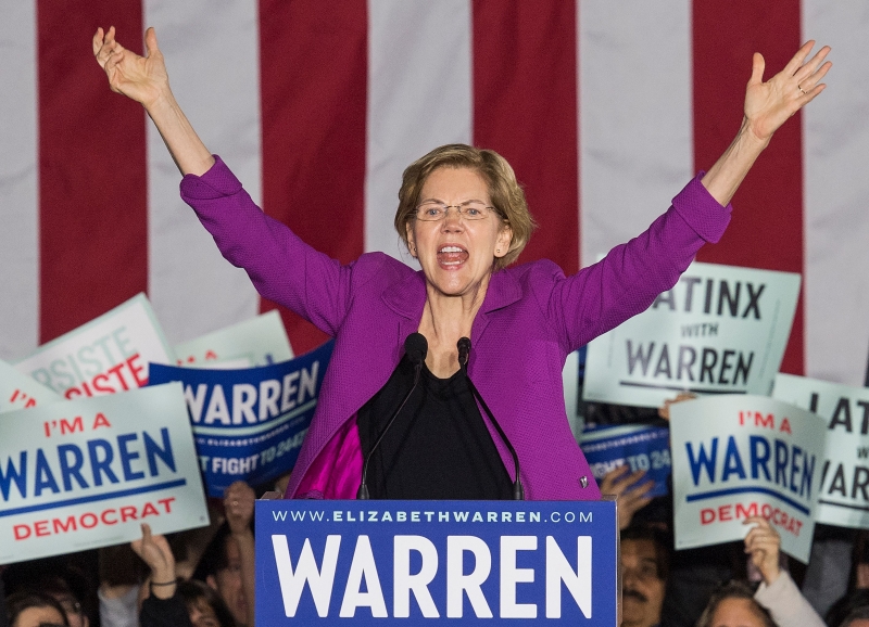 Elizabeth Warren ainda não se manifestou sobre eventual apoio a Sanders ou Biden