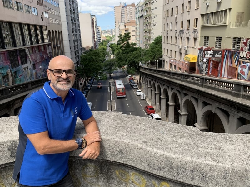 Ivan Mattos foi ao Viaduto da Borges, no Centro da Capital, onde terá exibição de filmes no domingo