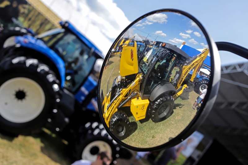 Máquinas e suas tecnologias que facilitam a rotina no campo são chamarizes em todas as edições 