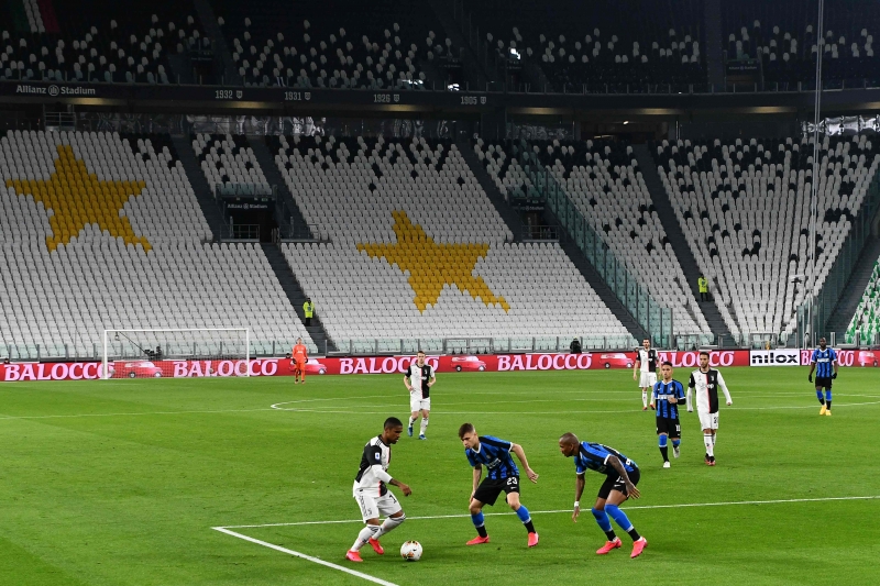 Jogos do Campeonato Italiano de futebol estão ocorrendo sem público em razão da epidemia