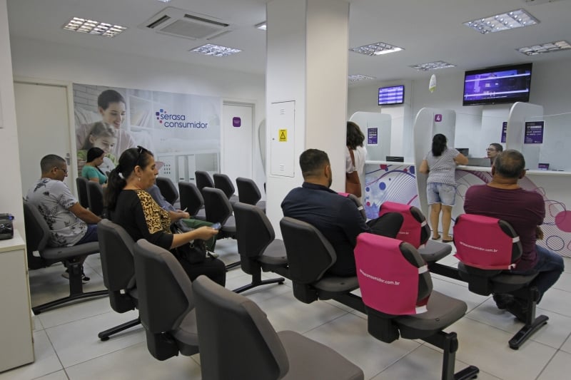 RGENTE: Serasa oferece solução de emergência para limpar seu nome