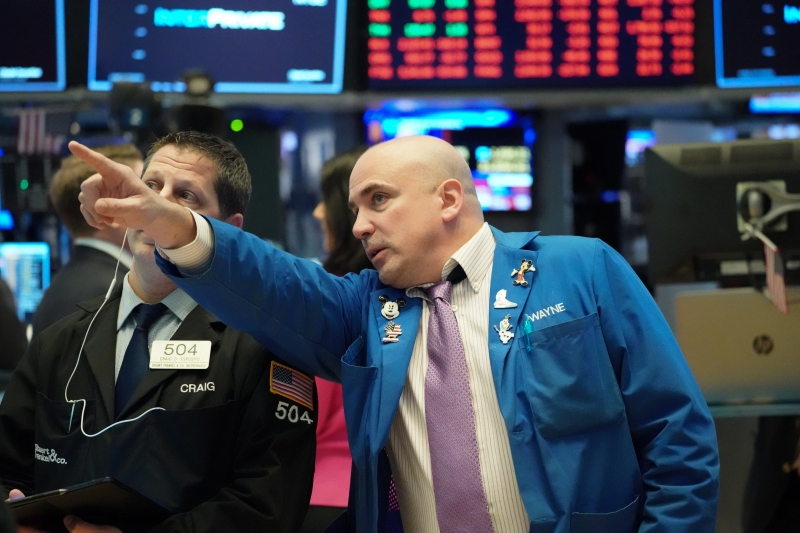 O índice Dow Jones terminou em alta de 0,57%, em 28.492,27 pontos